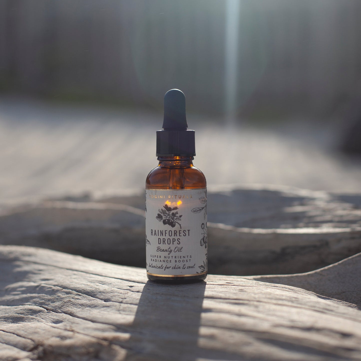 This beauty oil blends powerful plant-based ingredients to deeply nourish, restore balance, and enhance your skin’s natural glow.