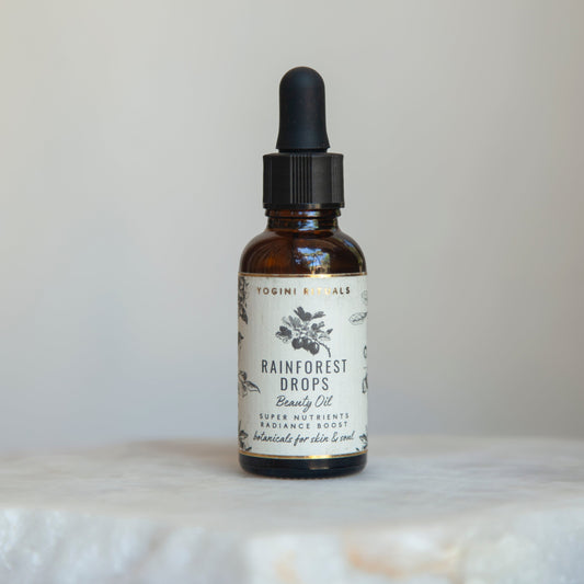 This serum is formulated with sustainable rainforest botanicals, packed with super nutrients to give your skin luminosity and suppleness.